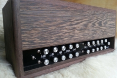 Houten versterker en speakerkasten